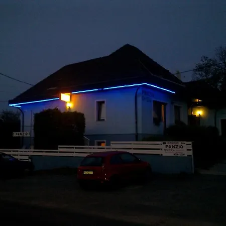 Bed and breakfast Domino Panzió Székesfehérvár