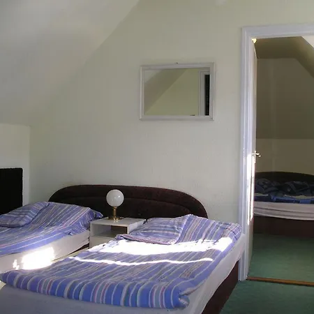 Couette-café Domino Panzio 2*