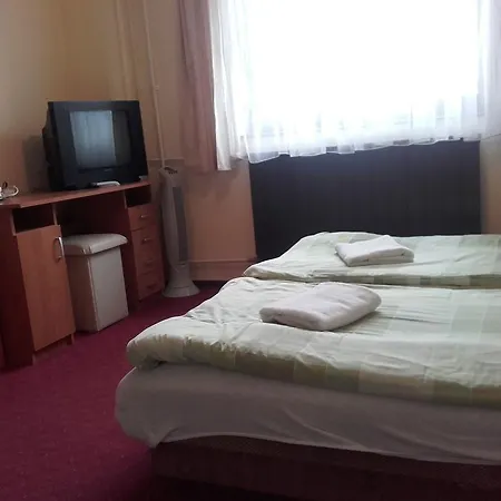 Domino Panzio Couette-café