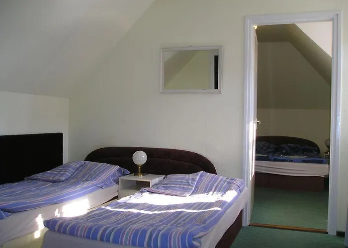 Couette-café Domino Panzio 2*